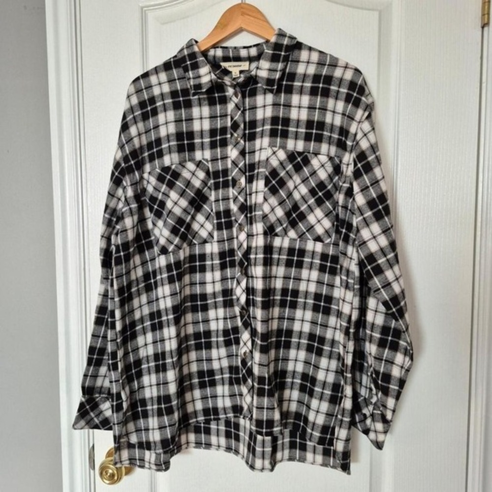 EESOME Plaid‎ Button Up Size M